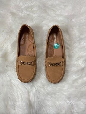 American Exchange Women's Camel Chain-Trim Loafers